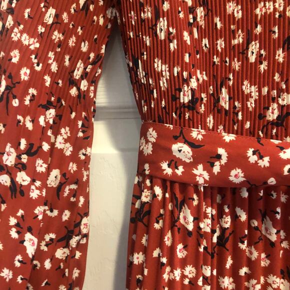 Selected Femme Floral Flowy pleats maxi dress ditsy floral ASOS Sz 8 Blogger Fav - Picture 12 of 16